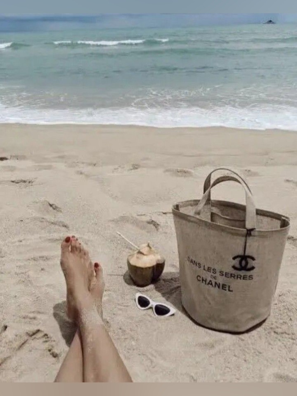 CHANEL Beauty Natural Beige Canvas 'Dans Les Serres' Tote with Logo Charm/Rattan - Picture 8 of 8
